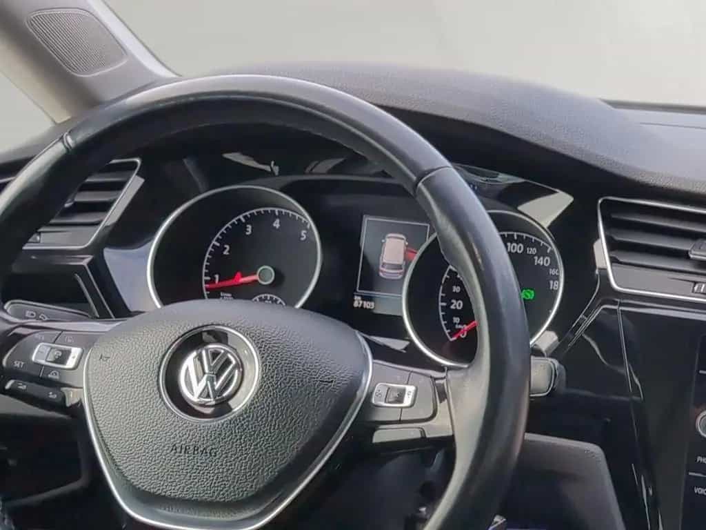 Volkswagen Touran 1.4 TSI DSG Highline Pano LED AHK Massage 09/2017-photo-15