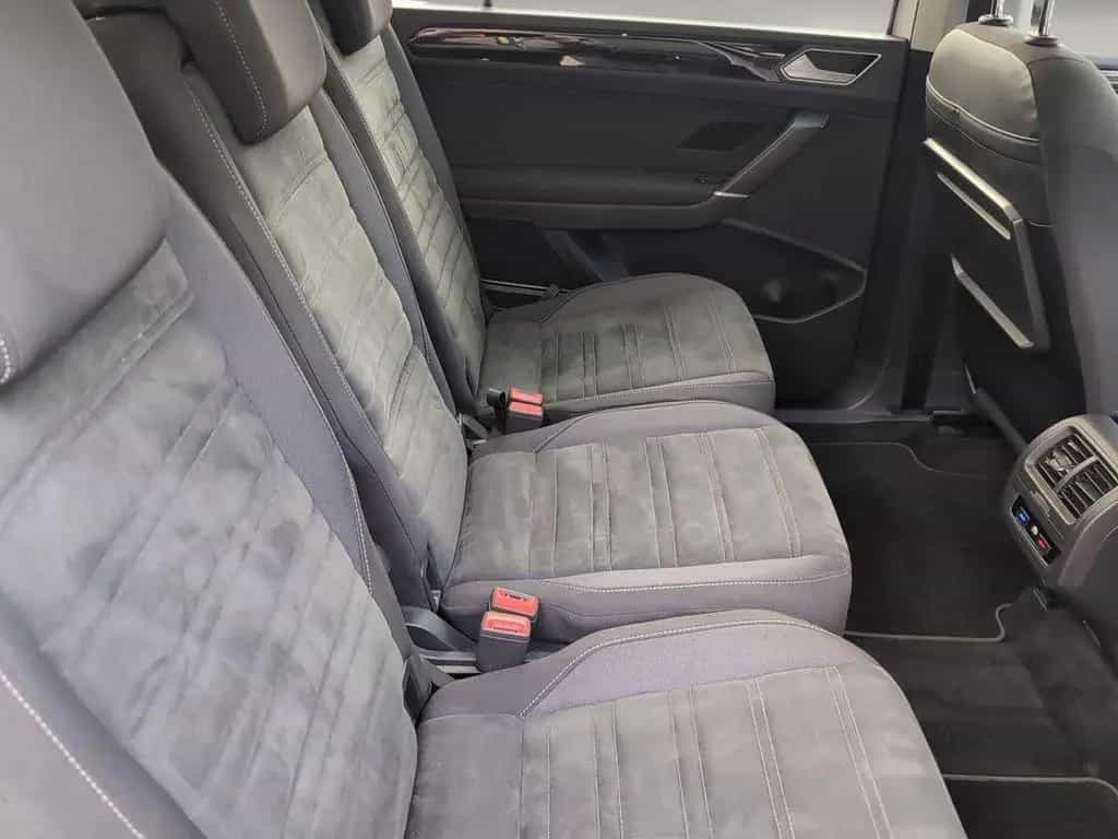 Volkswagen Touran 1.4 TSI DSG Highline Pano LED AHK Massage 09/2017-photo-18