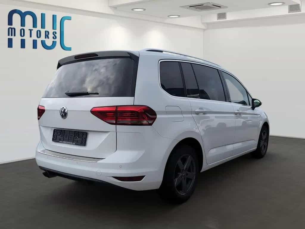 Volkswagen Touran 1.4 TSI DSG Highline Pano LED AHK Massage 09/2017-photo-3