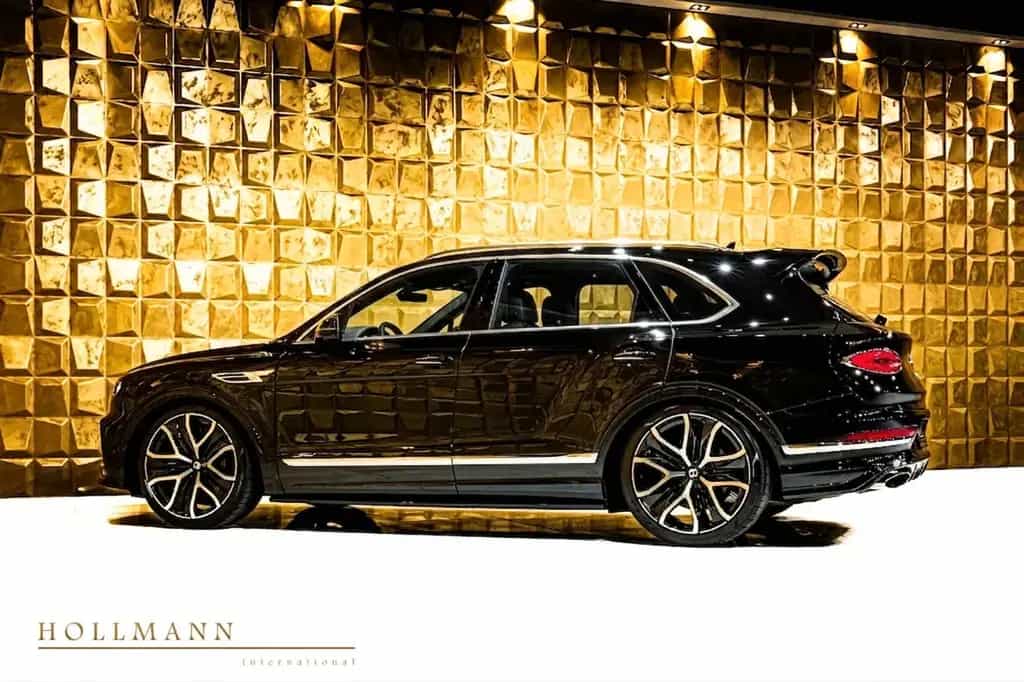 Bentley Bentayga Speed + MY2026 + 5 Seats + STOCK null-photo-3