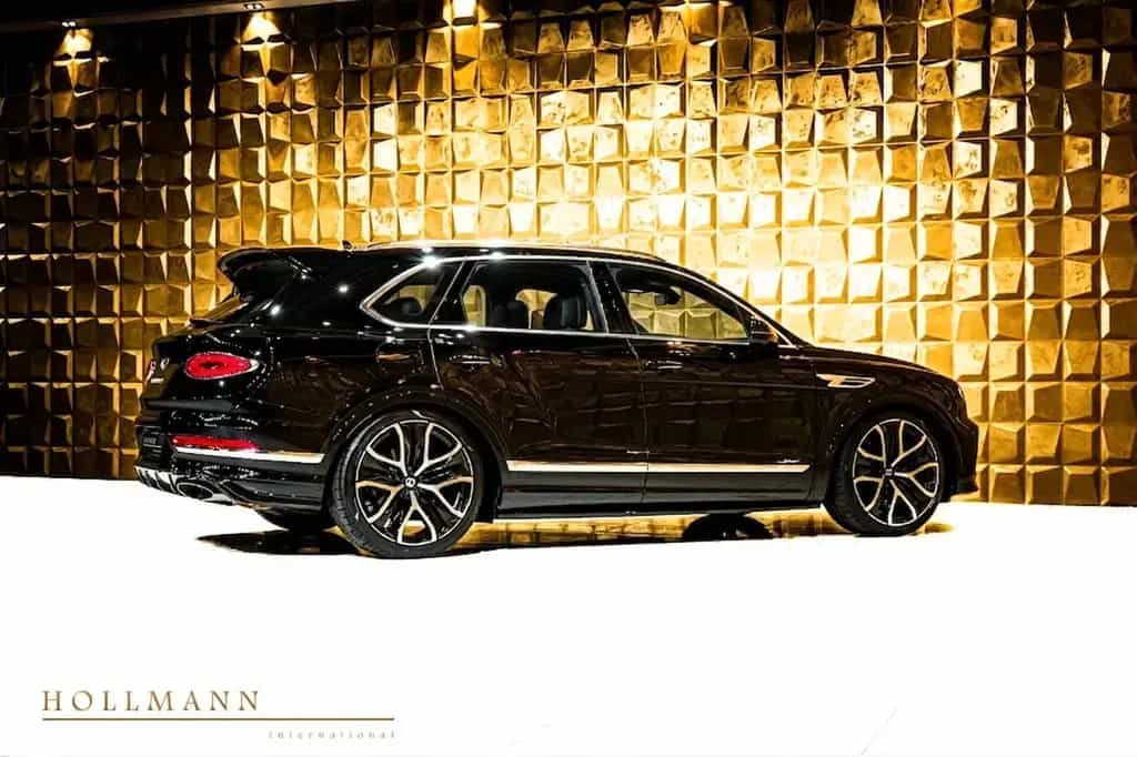 Bentley Bentayga Speed + MY2026 + 5 Seats + STOCK null-photo-5