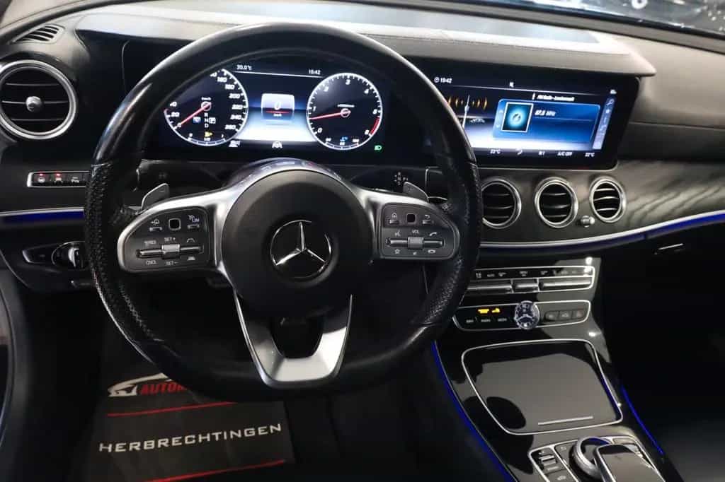 Mercedes-Benz E-Class 400d Lim.4M AMG-Line,LED,MBUX,Pano,Air,ACC,360 09/2018-photo-24
