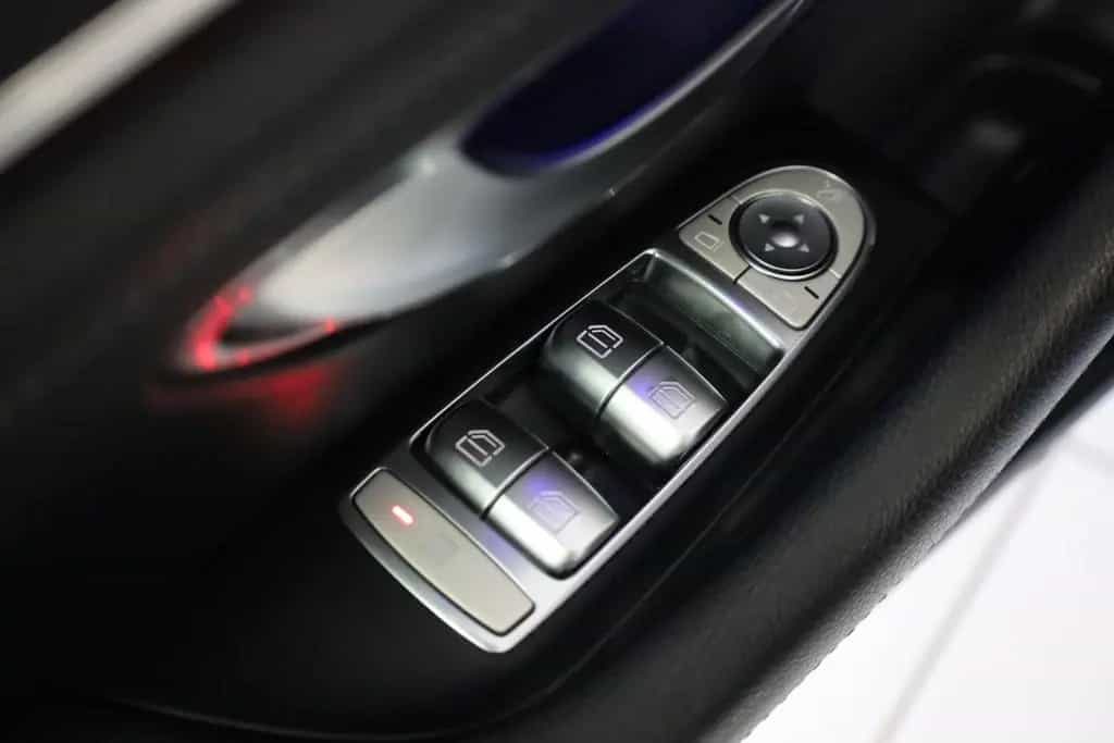 Mercedes-Benz E-Class 400d Lim.4M AMG-Line,LED,MBUX,Pano,Air,ACC,360 09/2018-photo-34