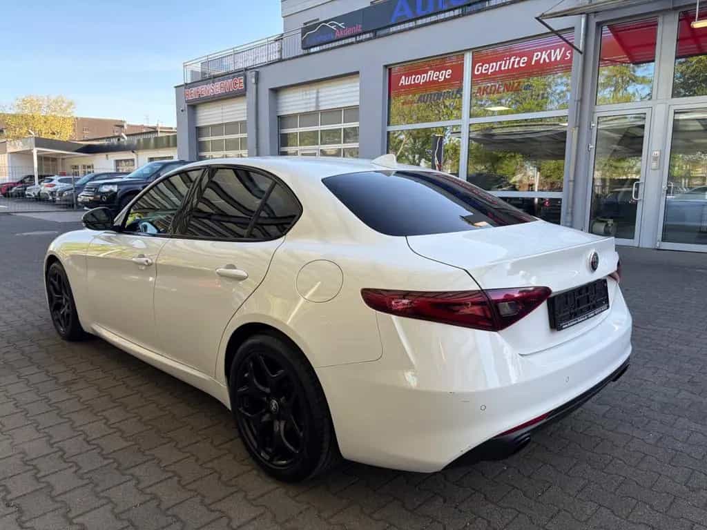 Alfa Romeo Giulia B-Tech|LEDER|NAVI|BI-XENON|RKAM|ACC| 04/2019-photo-14