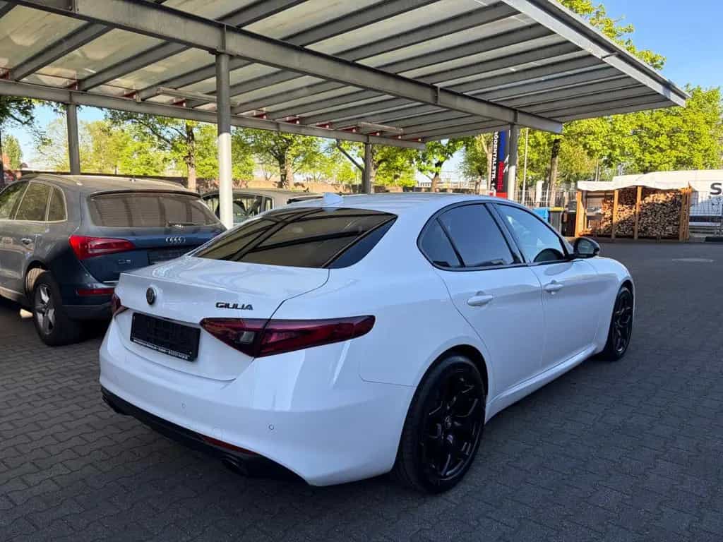 Alfa Romeo Giulia B-Tech|LEDER|NAVI|BI-XENON|RKAM|ACC| 04/2019-photo-16