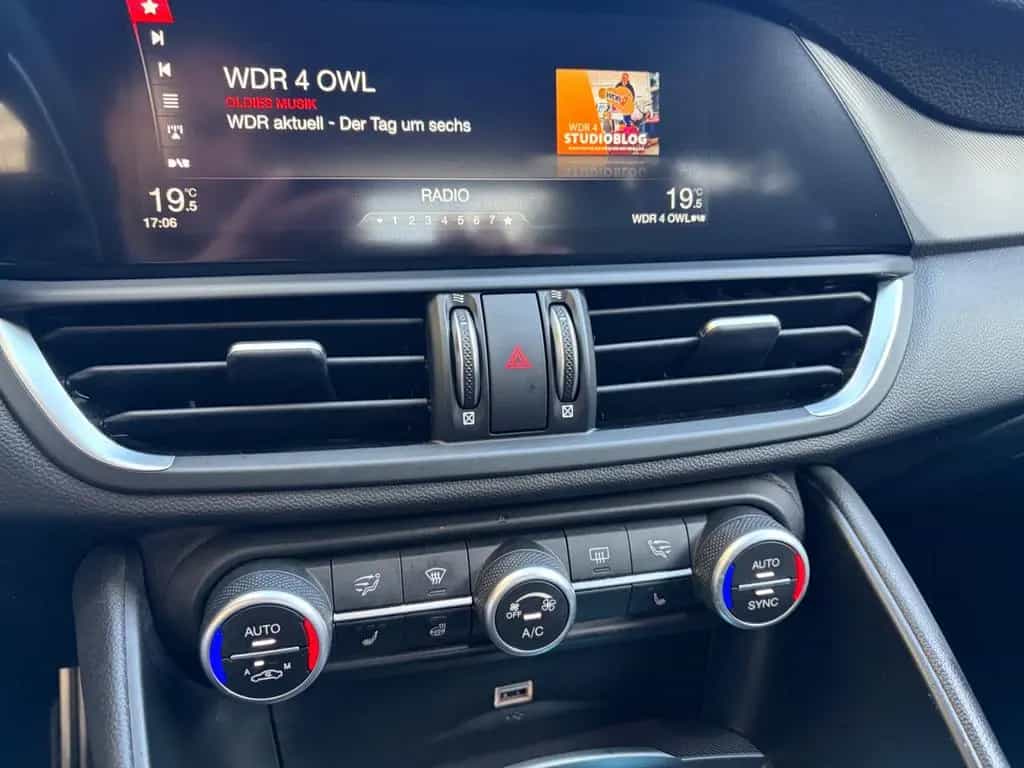 Alfa Romeo Giulia B-Tech|LEDER|NAVI|BI-XENON|RKAM|ACC| 04/2019-photo-7