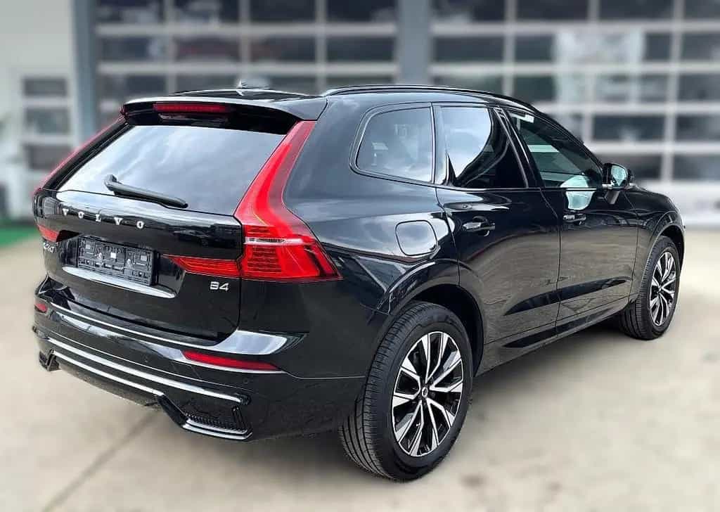 Volvo XC60 B4 D*PLUS DARK*AHK|ST.HZG|PANO|360|ACC|H&K| 08/2022-photo-1