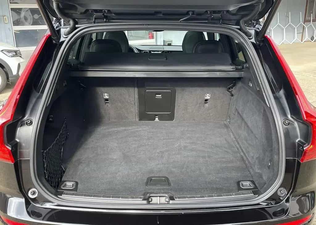 Volvo XC60 B4 D*PLUS DARK*AHK|ST.HZG|PANO|360|ACC|H&K| 08/2022-photo-23
