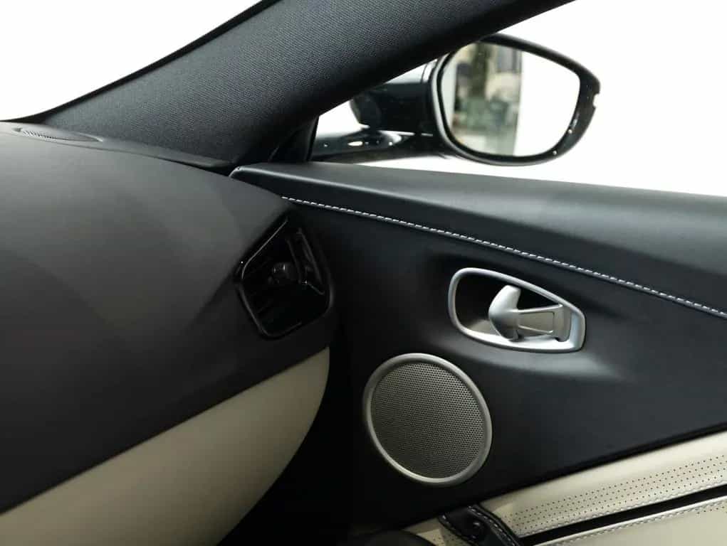 Aston Martin V8 Vantage 4.0 V8 05/2022-photo-13