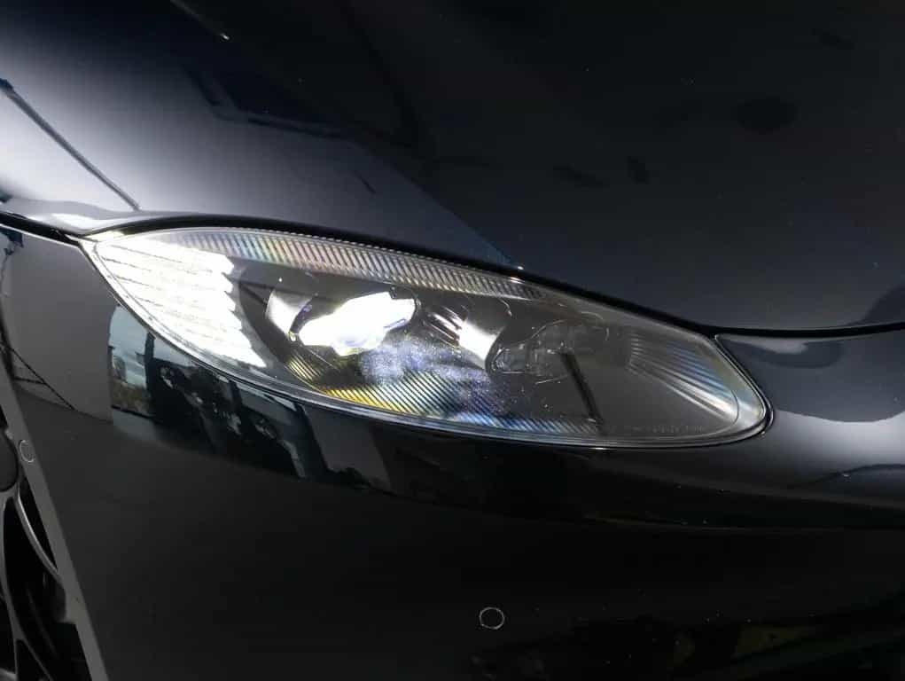 Aston Martin V8 Vantage 4.0 V8 05/2022-photo-16