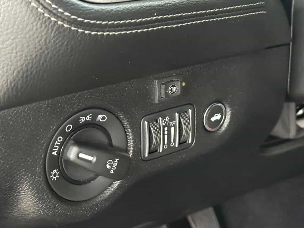 Dodge Challenger 5.7L V8 HEMI *Keyless*CarPlay*Kamera 07/2019-photo-23