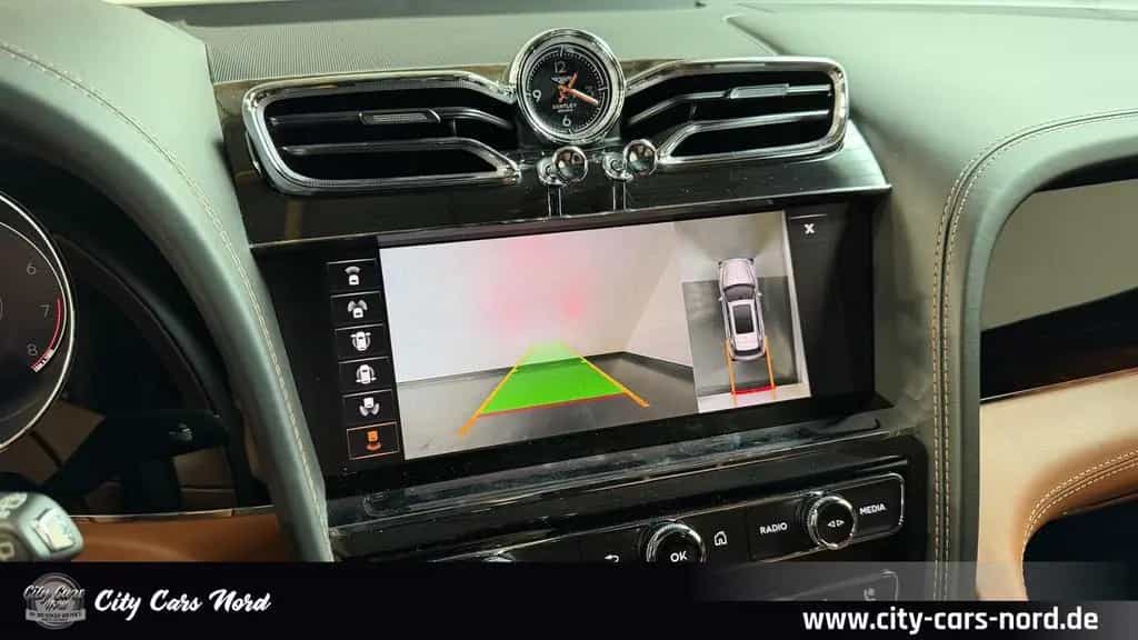 Bentley Bentayga Azure 4.0 V8 4WD COMFORT SPEC+FOND 12/2022-photo-19