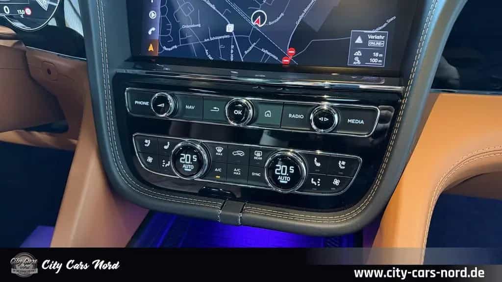 Bentley Bentayga Azure 4.0 V8 4WD COMFORT SPEC+FOND 12/2022-photo-20