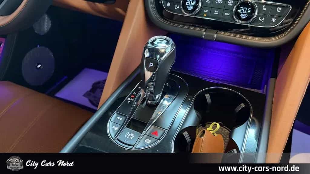 Bentley Bentayga Azure 4.0 V8 4WD COMFORT SPEC+FOND 12/2022-photo-21