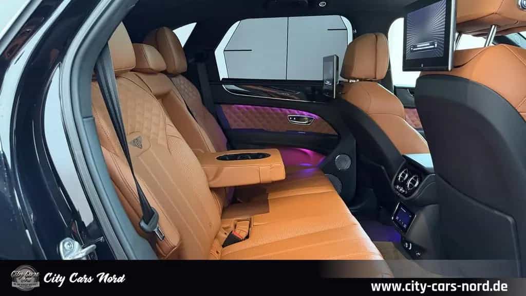 Bentley Bentayga Azure 4.0 V8 4WD COMFORT SPEC+FOND 12/2022-photo-28