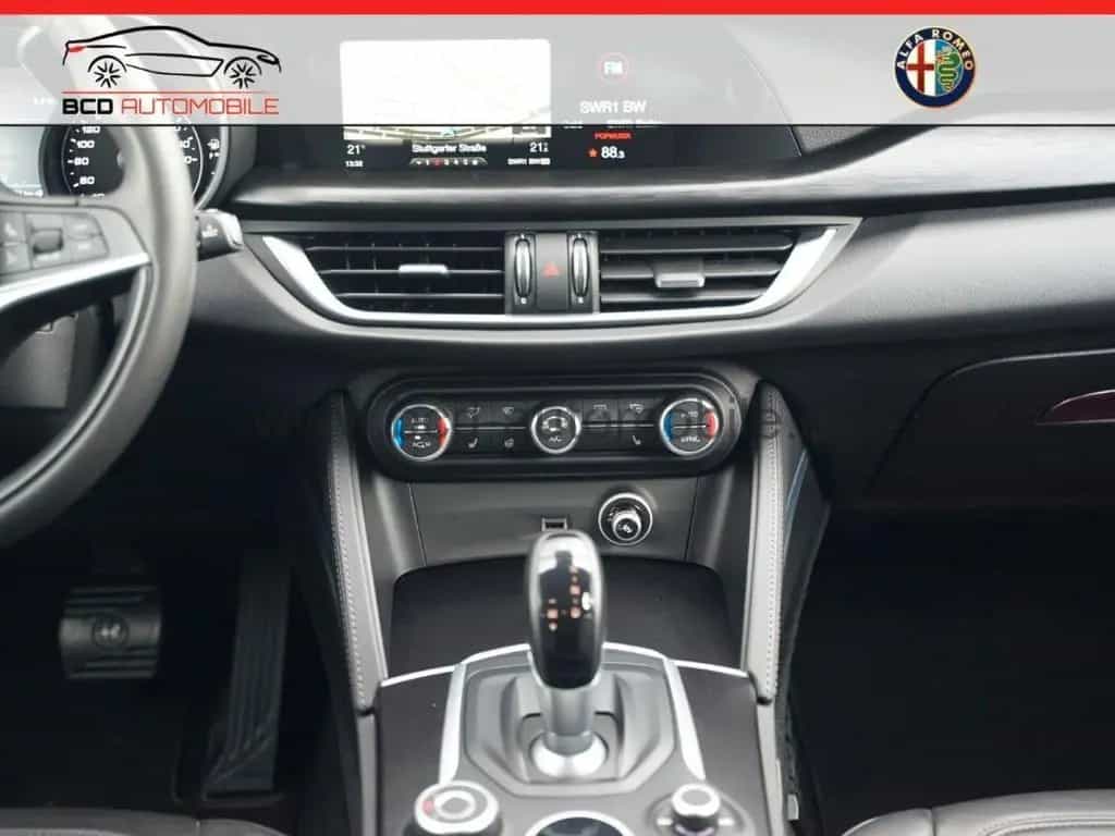 Alfa Romeo Stelvio Super Q4*VELOCE*AHK*NAVI*VOLL-LEDER*APPL 07/2020-photo-18