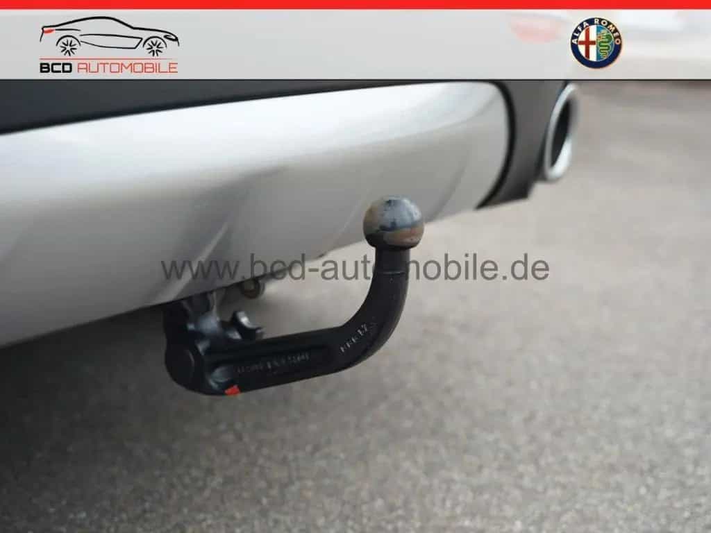 Alfa Romeo Stelvio Super Q4*VELOCE*AHK*NAVI*VOLL-LEDER*APPL 07/2020-photo-27
