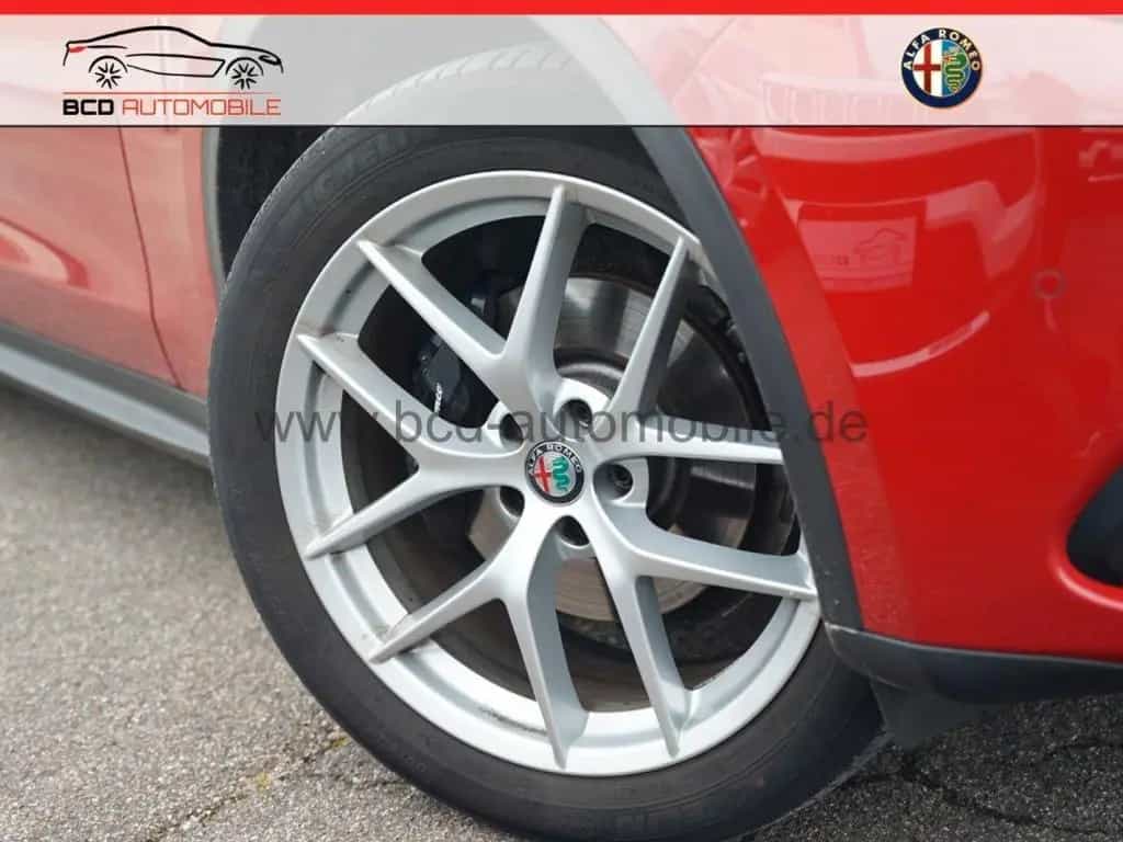 Alfa Romeo Stelvio Super Q4*VELOCE*AHK*NAVI*VOLL-LEDER*APPL 07/2020-photo-28