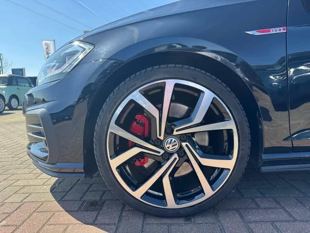 Volkswagen Golf VII GTI Performance+PANO+DCC+KAMERA+DYNAUDI 12/2019-photo-10