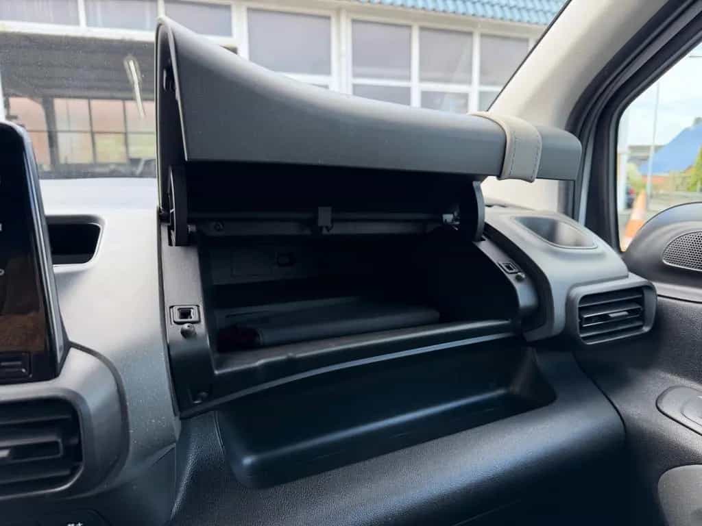 Citroën Berlingo Shine M Navi AHK Head Up SHZ 03/2020-photo-36