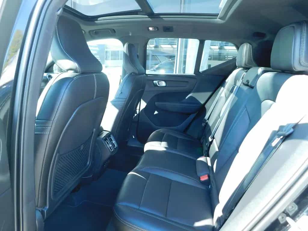 Volvo XC40 B5 AWD R-Design 06/2021-photo-10