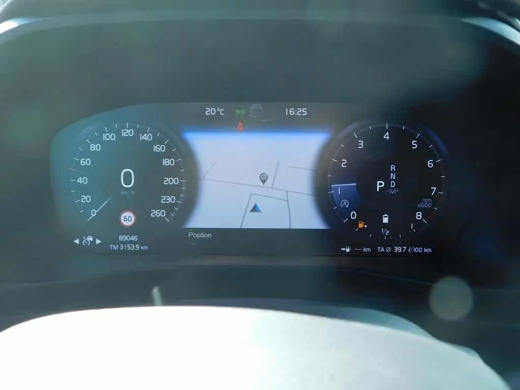 Volvo XC40 B5 AWD R-Design 06/2021-photo-13