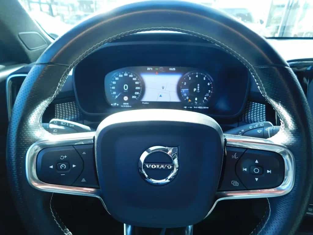 Volvo XC40 B5 AWD R-Design 06/2021-photo-14