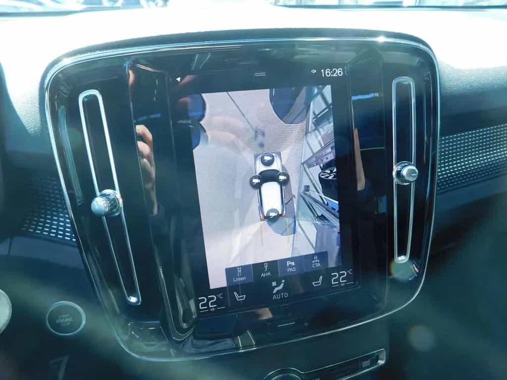 Volvo XC40 B5 AWD R-Design 06/2021-photo-16
