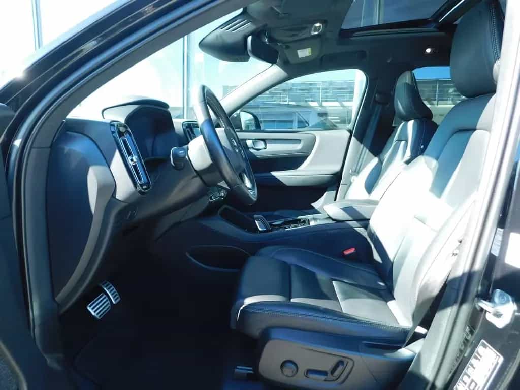 Volvo XC40 B5 AWD R-Design 06/2021-photo-8
