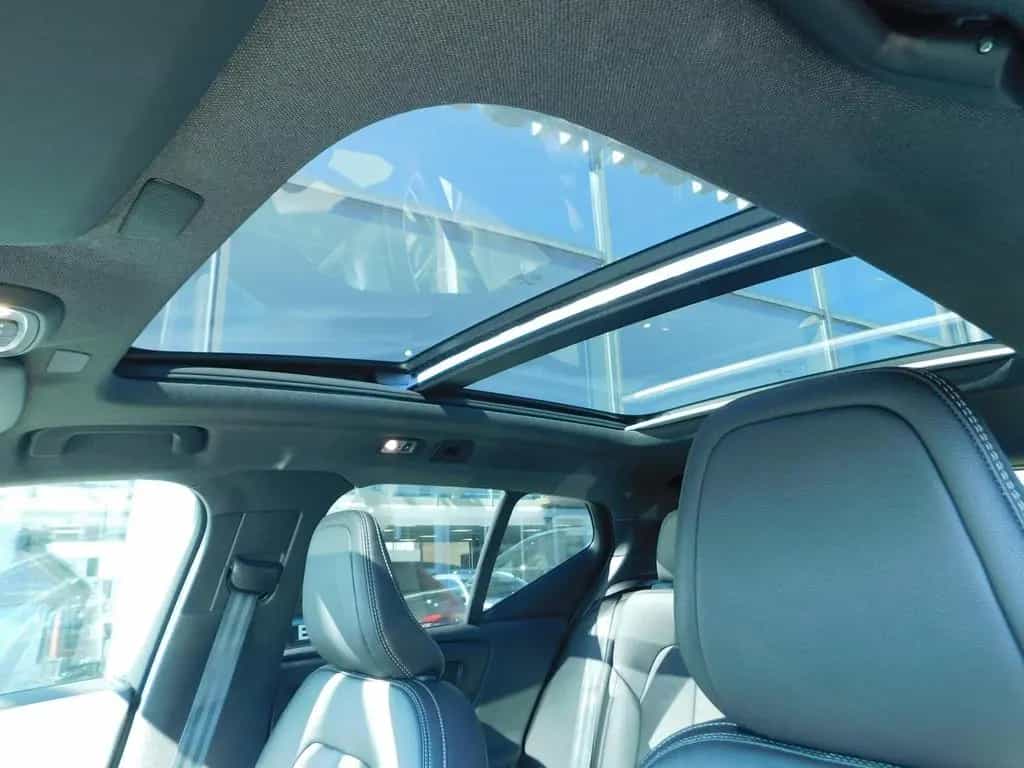 Volvo XC40 B5 AWD R-Design 06/2021-photo-9