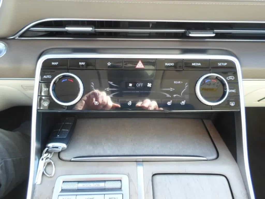 Genesis GV80 3.0D Luxus 4WD 8-AT 7-Sitzer 08/2022-photo-17