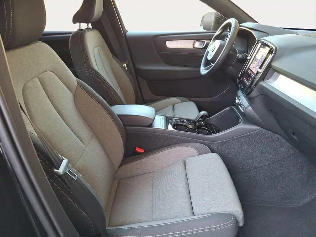 Volvo XC40 Black Edition Plus, B3 360°Kamera Harman/Ka 04/2025-photo-17
