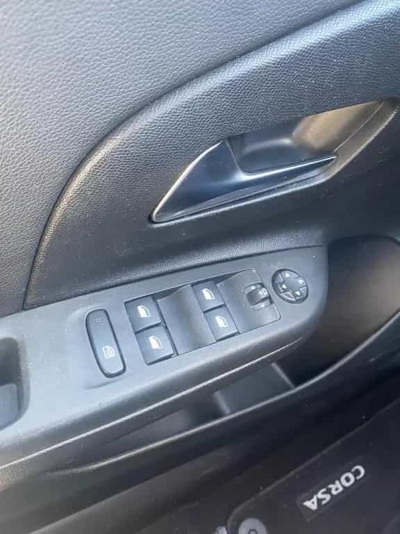 Opel Corsa F Elegance 08/2022-photo-11