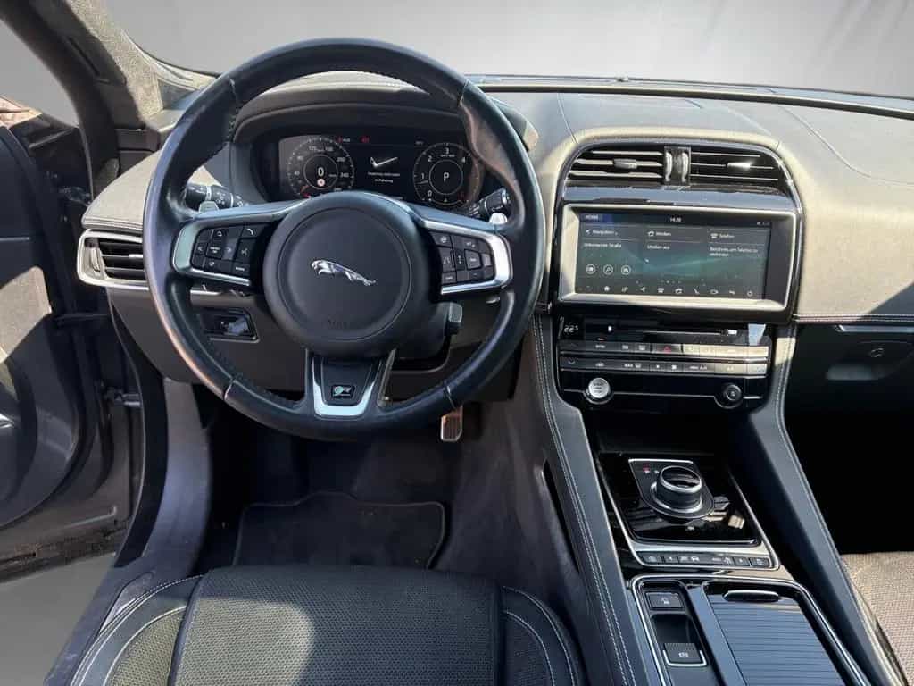 Jaguar F-Pace 30d AWD R-Sport AHK SHD Navi LED Winter 11/2018-photo-10
