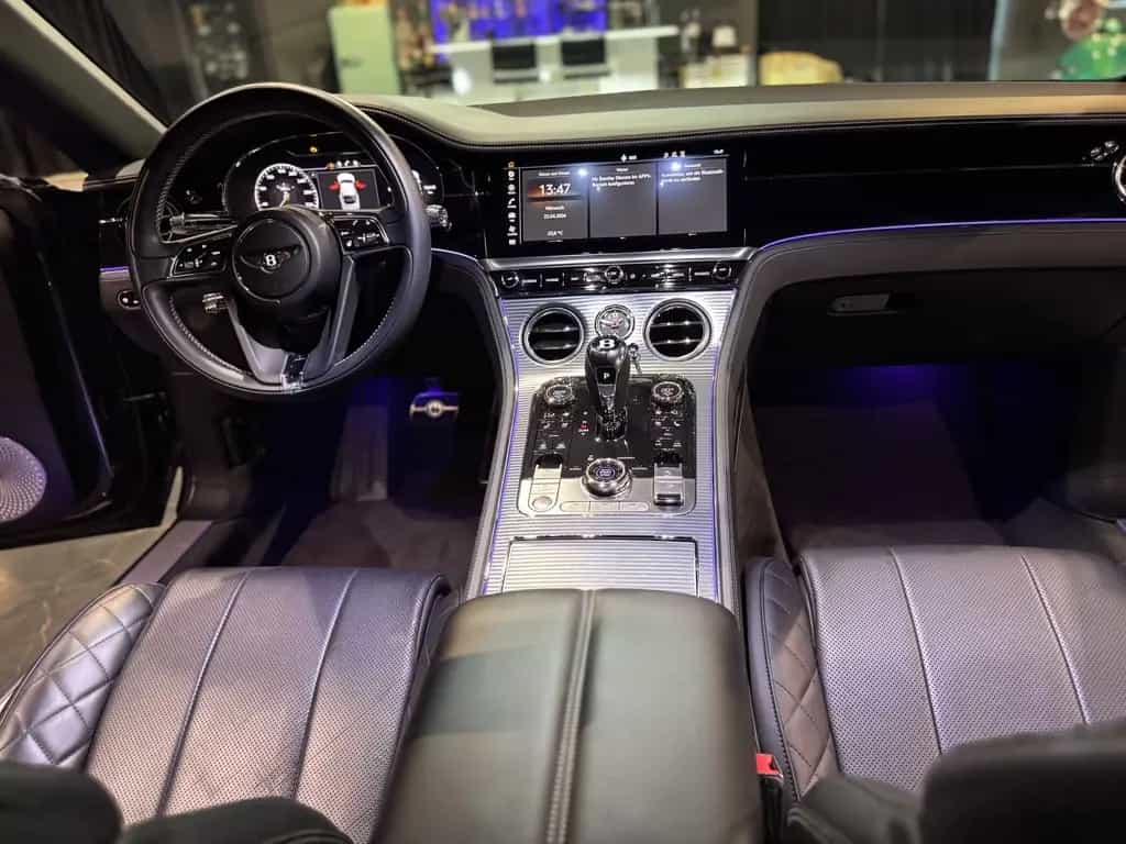 Bentley Continental GT V8 Mulliner BLACKLINE CarbonPaket 01/2020-photo-14