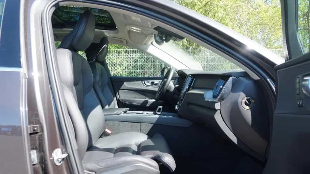 Volvo XC60 B4 Plus Bright PilotAs/Pano/AHK/Cam/TWA/Key 11/2022-photo-12