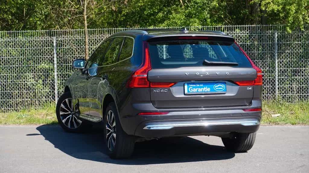 Volvo XC60 B4 Plus Bright PilotAs/Pano/AHK/Cam/TWA/Key 11/2022-photo-1