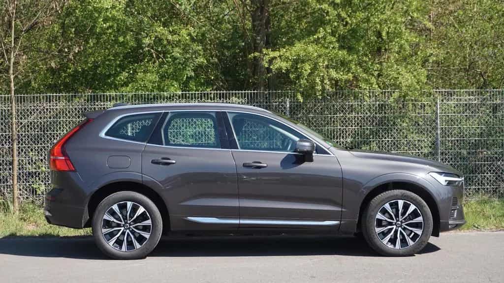 Volvo XC60 B4 Plus Bright PilotAs/Pano/AHK/Cam/TWA/Key 11/2022-photo-5