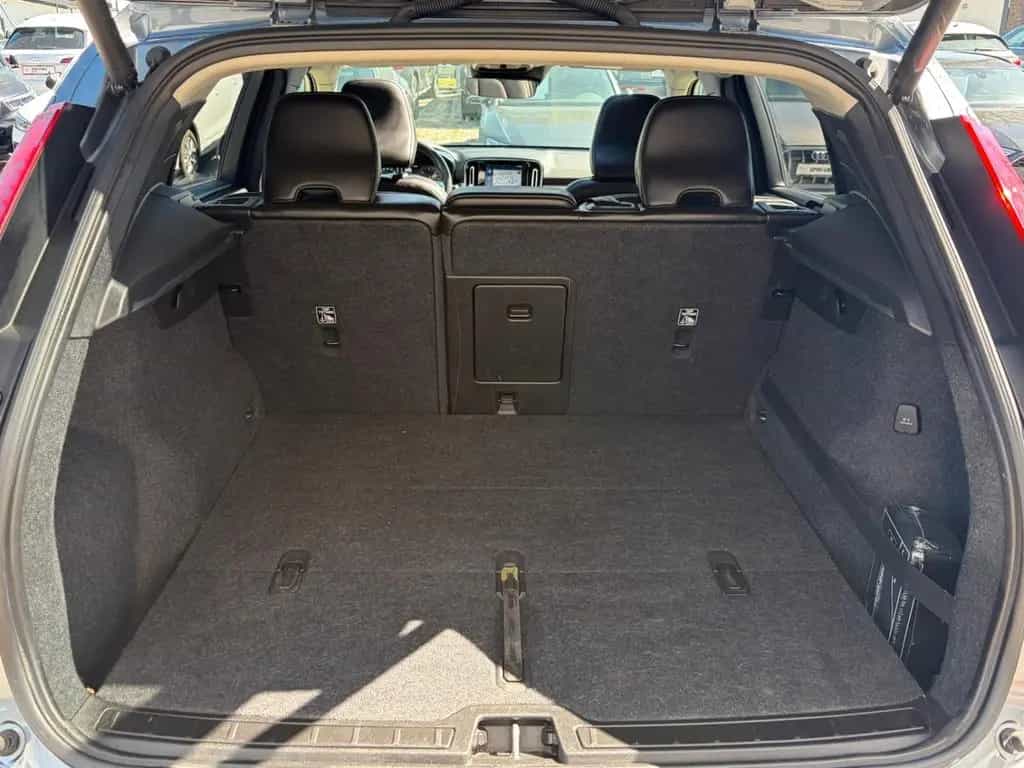 Volvo XC40 XC 40 Momentum AWD APPLE Lane Navi  RFK ViCo 04/2018-photo-31