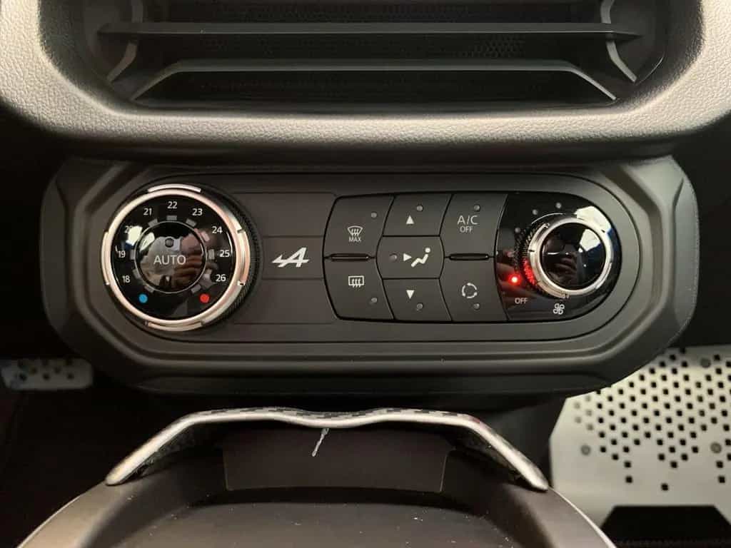 Alpine A110 GTS NAVI+KAMERA+PDC+SHZ+KLIMA+LED+TEMPOMAT null-photo-28