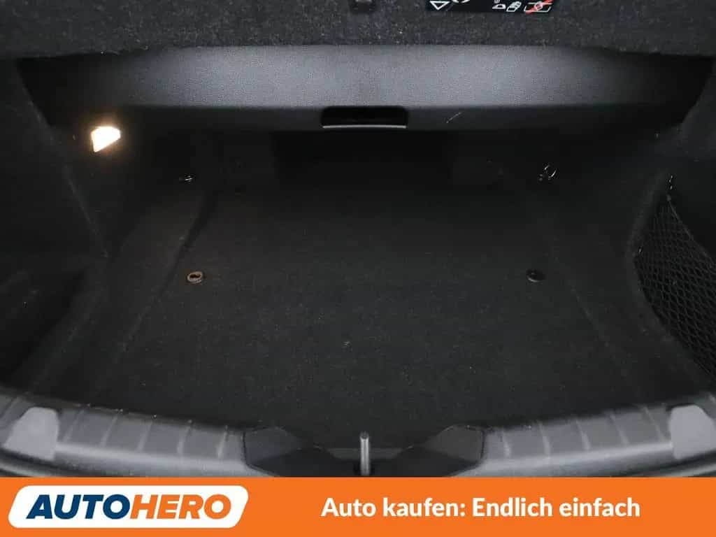 BMW 2 Series 218i Sport Line Aut.*NAVI*TEMPO*PDC*SHZ*LIM* 03/2020-photo-17