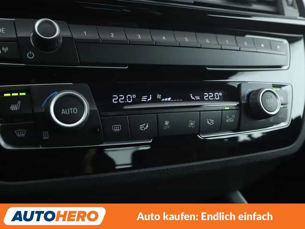 BMW 2 Series 218i Sport Line Aut.*NAVI*TEMPO*PDC*SHZ*LIM* 03/2020-photo-22