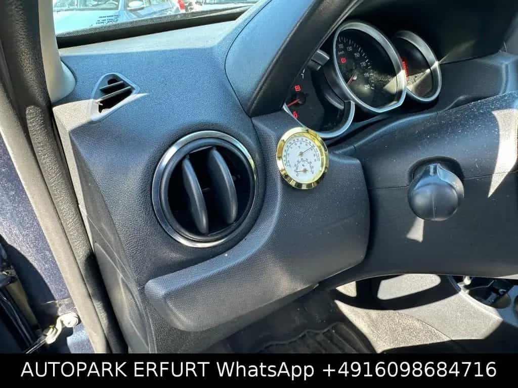 Dacia Duster I Black Shadow 4x4*Klima*Temp*Navi*Phone* 08/2017-photo-13