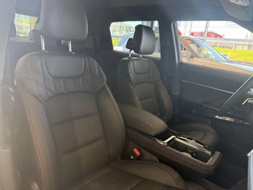 KGM Actyon Lux 6/AT 2WD 2Tone +Totw+CarPlay+LED+ null-photo-11