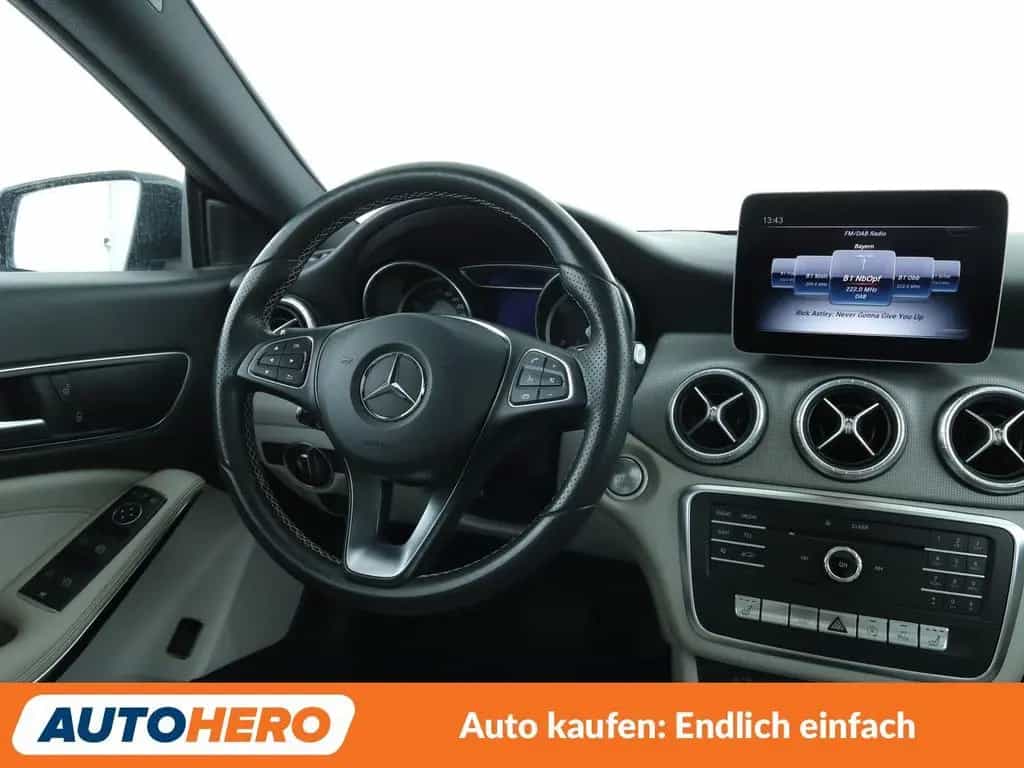 Mercedes-Benz CLA 220 4Matic Urban Aut.*LED*NAVI*ACC*CAM*PDC* 01/2018-photo-12