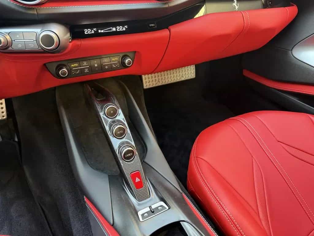 Ferrari 812 6.5 V12 Superfast DCT F1 02/2020-photo-23