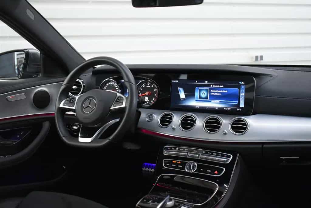 Mercedes-Benz E 200 4M AMG-Line+Totwinkel+LED+Kamera+Business 08/2018-photo-14