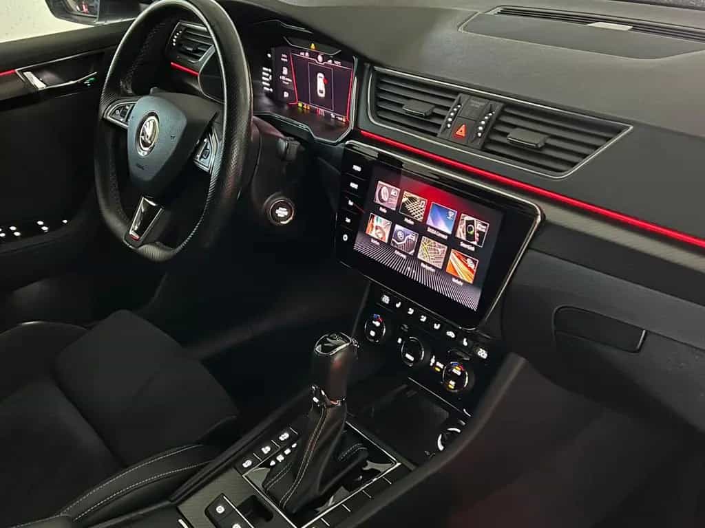 Skoda Superb Combi SPORTLINE/LED/STHZ/AHK/ACC/VRTL 07/2019-photo-17