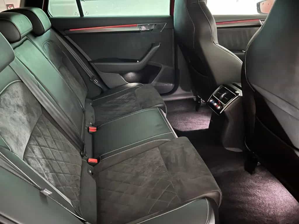 Skoda Superb Combi SPORTLINE/LED/STHZ/AHK/ACC/VRTL 07/2019-photo-19