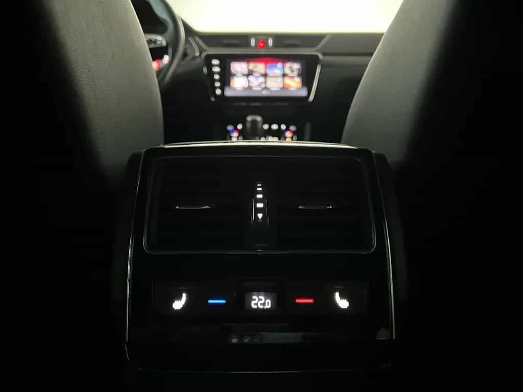 Skoda Superb Combi SPORTLINE/LED/STHZ/AHK/ACC/VRTL 07/2019-photo-21